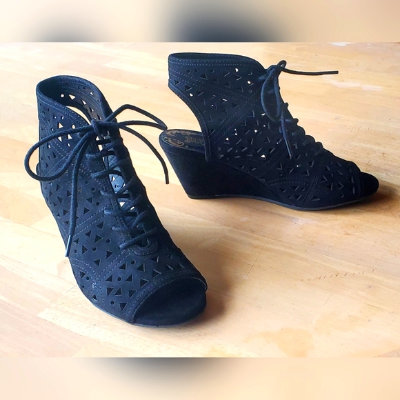 NEW Vintage style Cut-out Peeptoe Lace up Wedge Heels Ankle Black Shoes 5 1/2, 6 - Picture 7 of 7